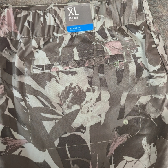 NWT Columbia Pleasant Creek Stretch Shorts XL Floral Fossil Tropical UPF 50 3" - Picture 5 of 8